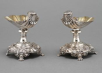 SALTKAR, ett par, silver, Gustaf Möllenborg, Stockholm, 1842, vikt 240 g.