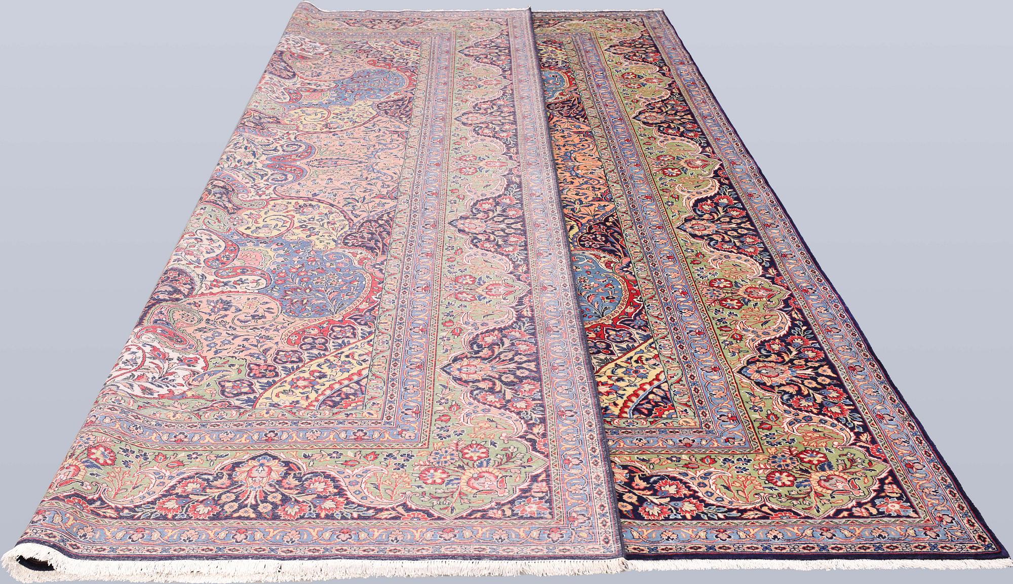 Matta, Keshan, ca 431 x 315 cm.