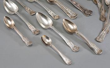 SKEDAR, 19 st, silver, samtliga stämplade omkring 1800-talets mitt. Vikt 811 gram.