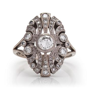 A.Tillander, ring, Art déco-stil, 18K vitguld, briljant- och 8/8-slipade diamanter ca 0.48 ct totalt, Helsingfors 1978.