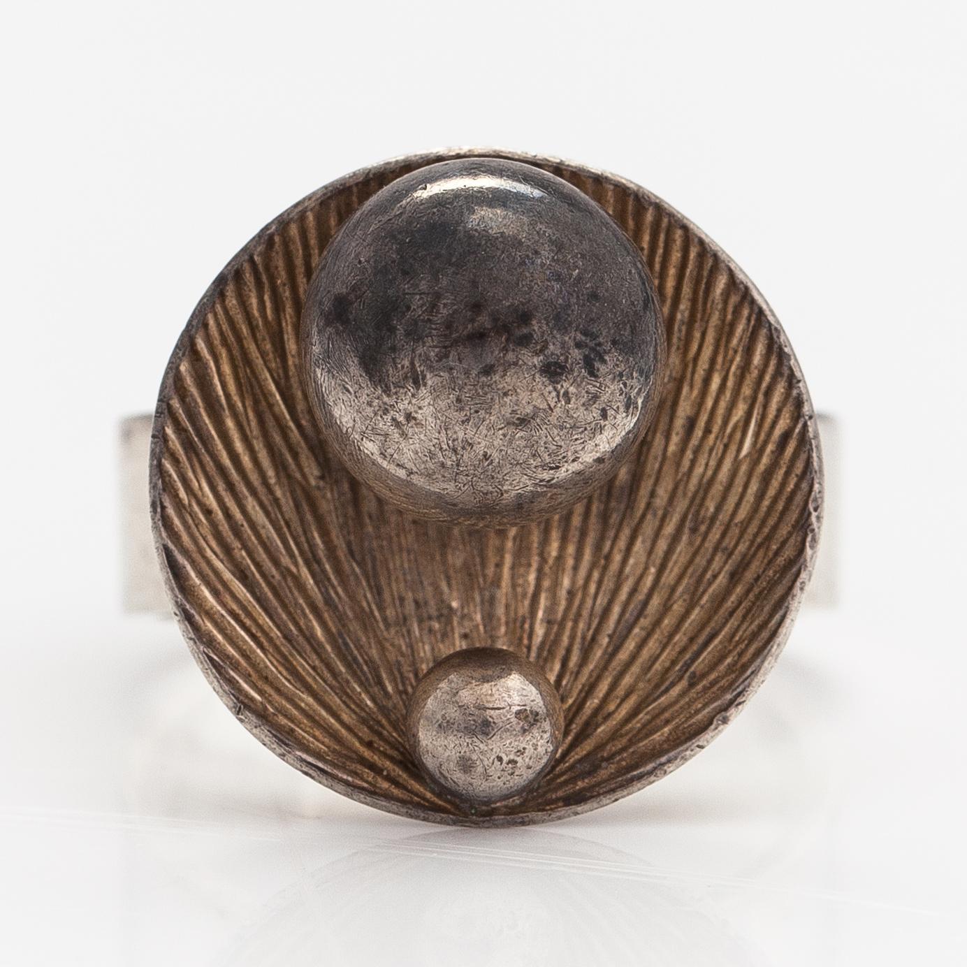Elis Kauppi, A sterling silver ring. Kupittaan kulta, Turku 1971.