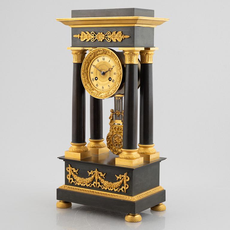 Bordspendyl, 1800-talets mitt. Senempire.