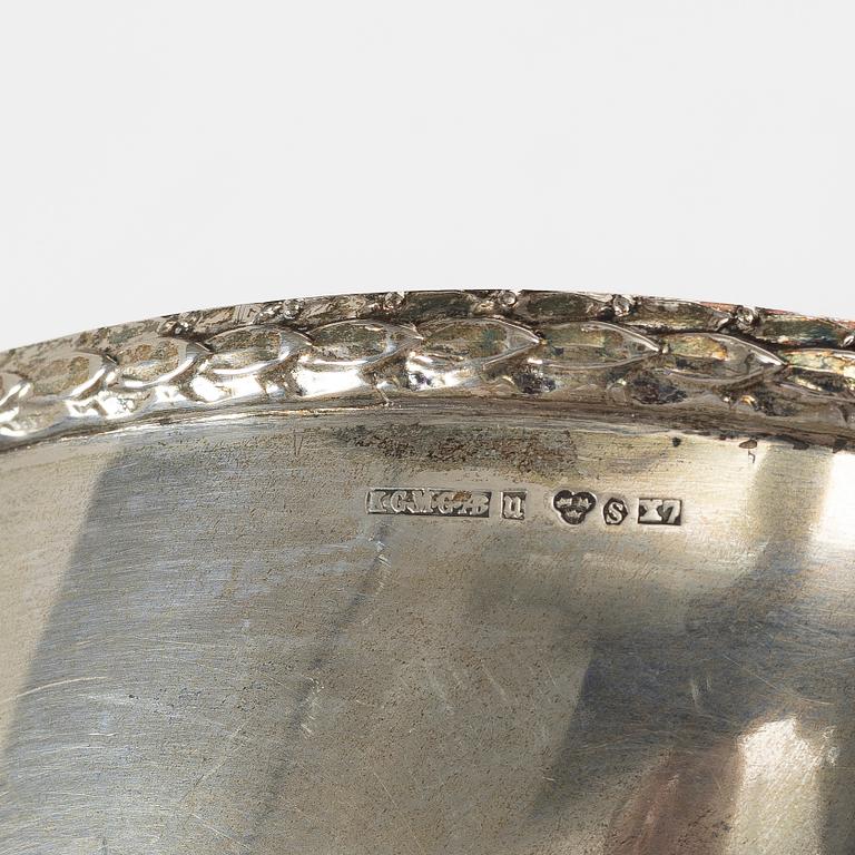 A Swedish sugar-bowl with lid, mark of KG Markströms Guldsmeds AB, Uppsala 1924.