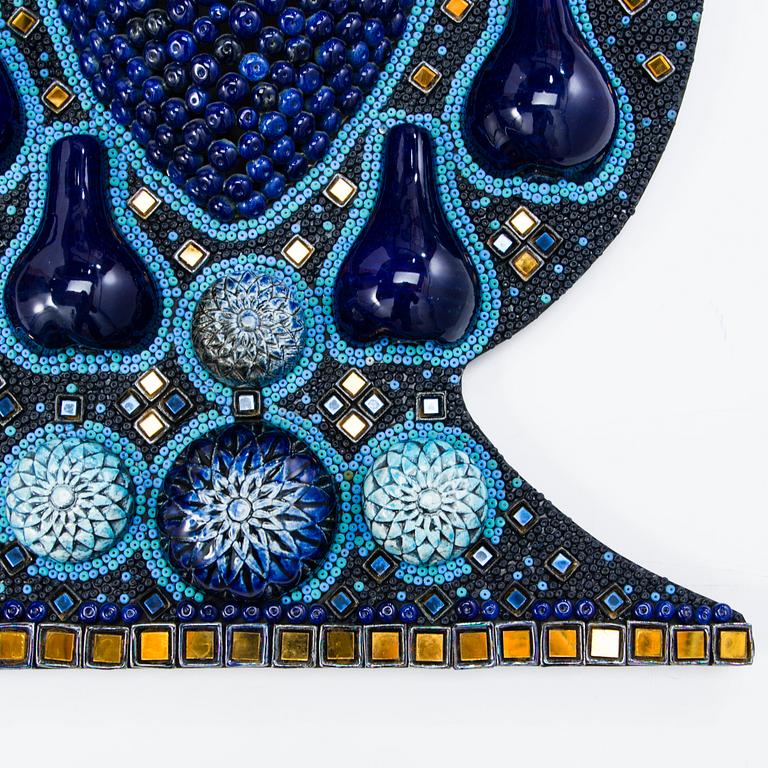 BIRGER KAIPIAINEN, relief, kivitavara, signeerattu Kaipiainen Arabia.