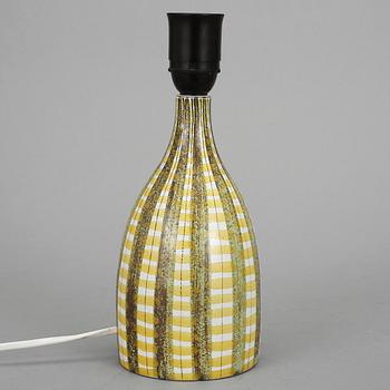 BORDSLAMPA, Stig Lindberg, fajans. Gustavsberg studio, 1940-50-tal.