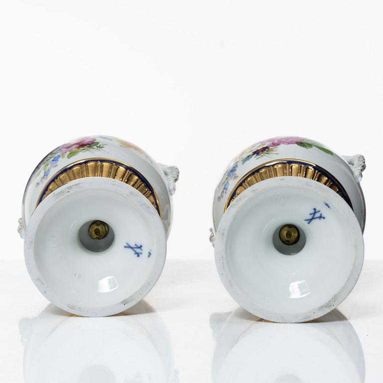 Meissen, a pair of porcelain urns, Germany, circa 1900.