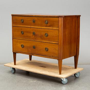 A late Gustavian chest of drawers.