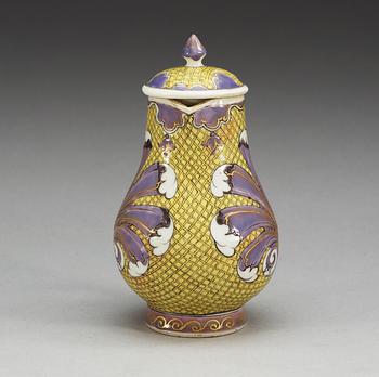 A cream jug and cover, Qing dynasty, Qianlong (1736-95).