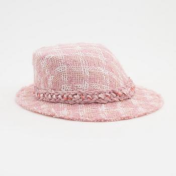 Chanel, a wool and mohair mix bouclé hat, size S.