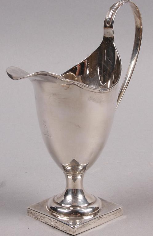 GRÄDDKANNA, silver, empire, London, omkring 1800.