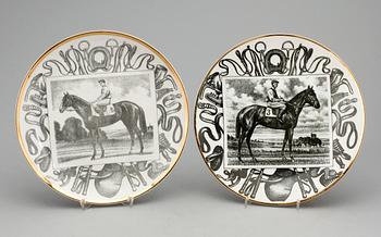 TALLRIKAR, 3 stycken, porslin, "Grandi campioni italiani del galoppo", Fornasetti.