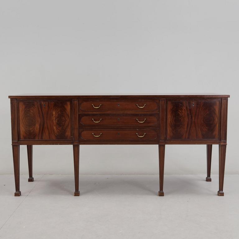 SIDEBOARD, troligen England, omkring 1900.