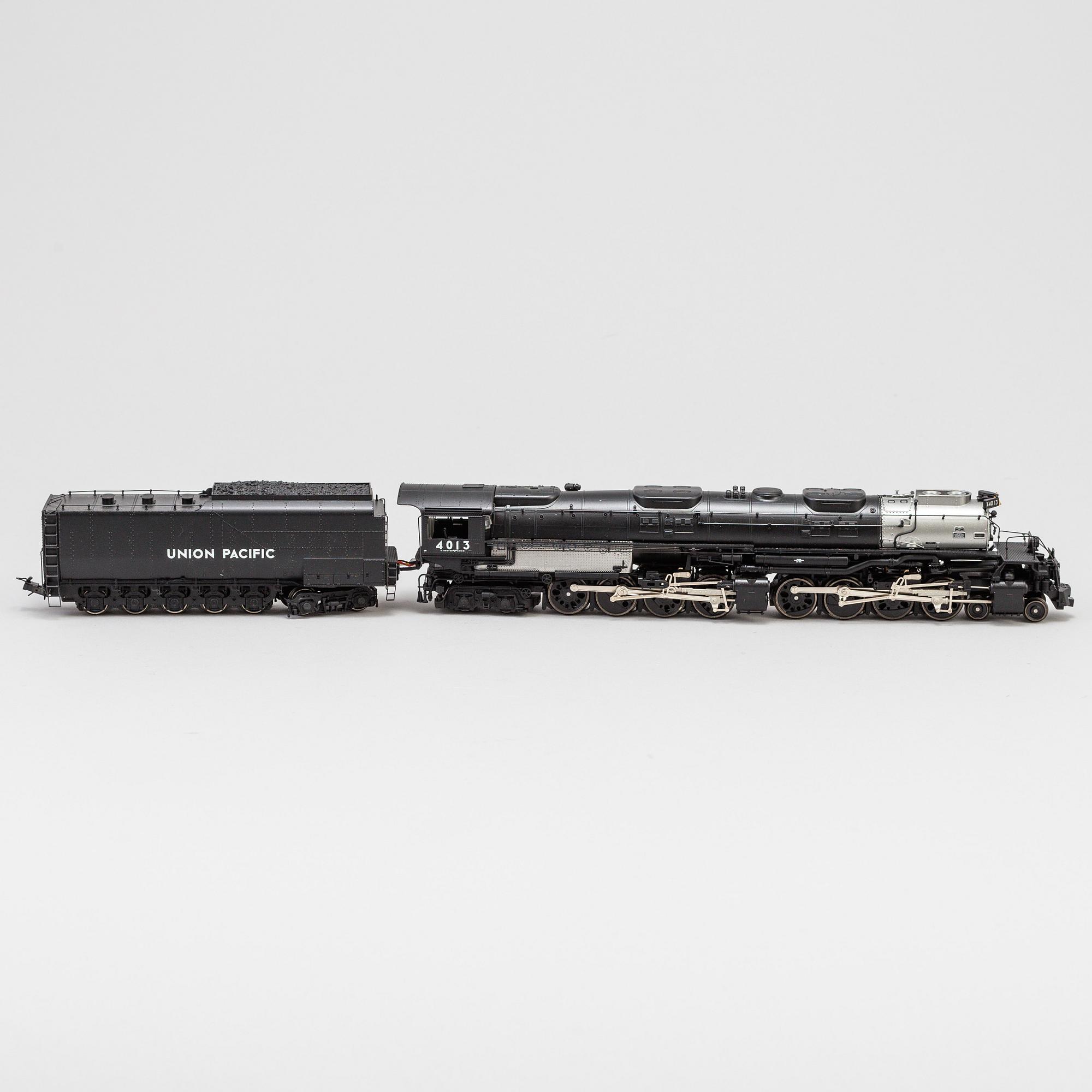 a german Trix Märklin Locomotive H0 "Class 4000 'Big Boy' Union Pacific wagon, second half of the 20th century.