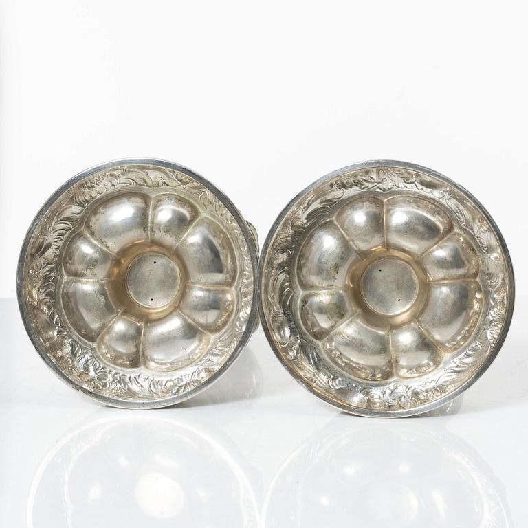 Ljusstakar, ett par, silver, barockstil, svensk importstämpel, 1900-tal.