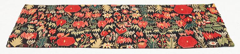 Åkdyna, "Blomstermosaik" flamskväv, ca 95,5 x 42 cm, Skåne, omkring 1800-1830.
