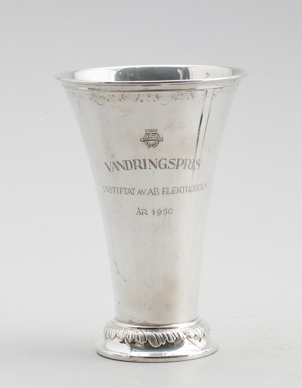 BÄGARE, silver, CG Hallberg, Stockholm 1950. Vikt ca 305 gram.