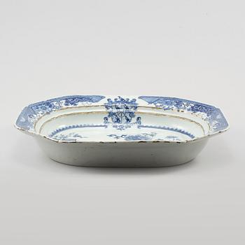 UNDERFAT, porslin, Kina, 1700-tal.