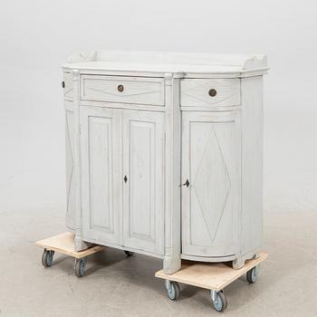A late Gustavian paitned cupboard early 1800s.