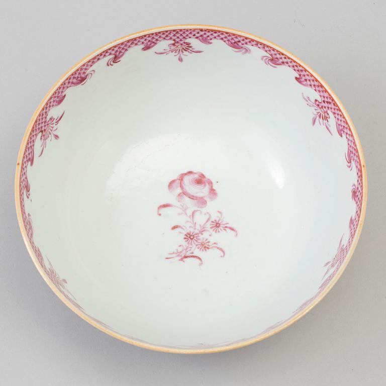 A purpur camaieu bowl, Qing dynasty, Qianlong (1736-95).