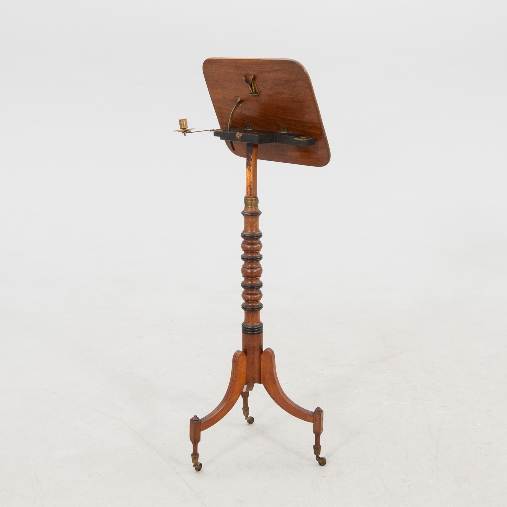 Läsbord England omkring 1900.