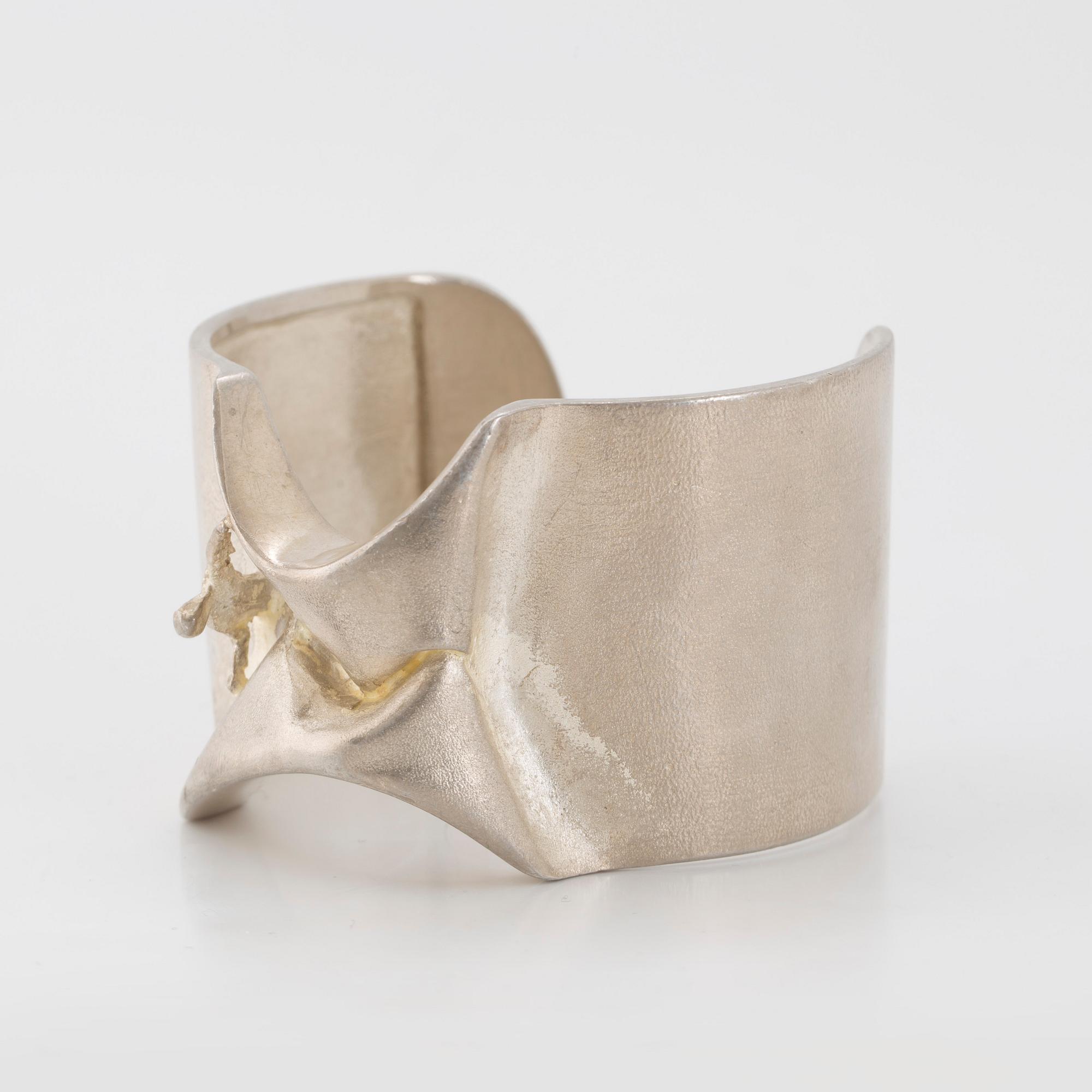 BJÖRN WECKSTRÖM, armband av sterlingsilver, "Mannen från Merkurius", Lapponia 1970. Vikt ca 70 gram.
