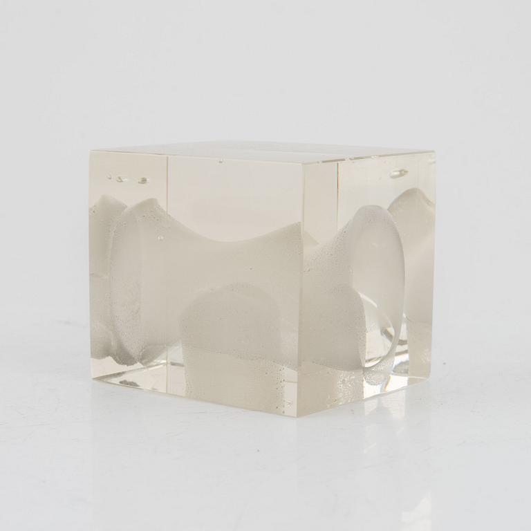 Oiva Toikka, cube, Nuttajärvi Notsjö, Finland.