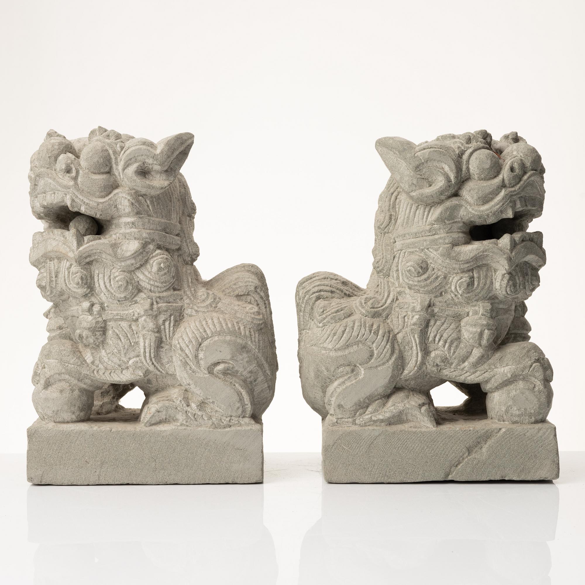 Skulpturer, ett par, Kina, 1900-talet senare del.