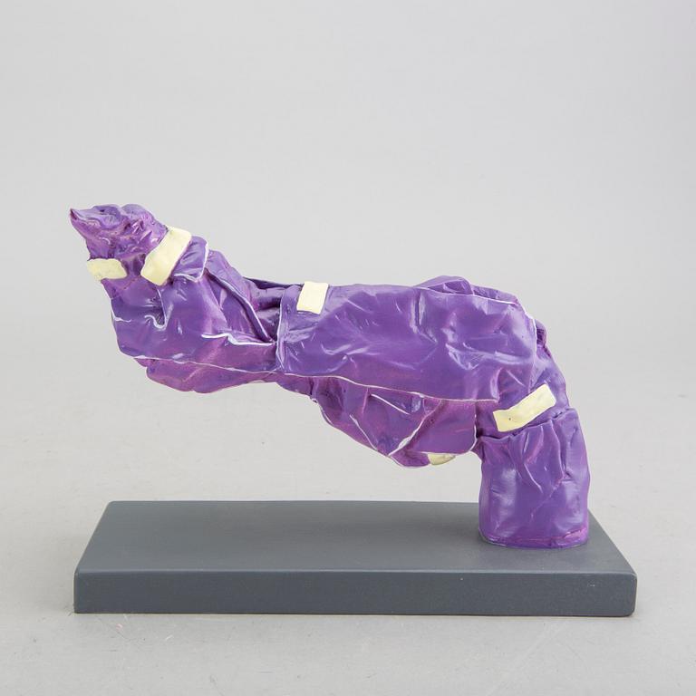 Carl Fredrik Reuterswärd, a Non-Violence Project Foundation scultpure.