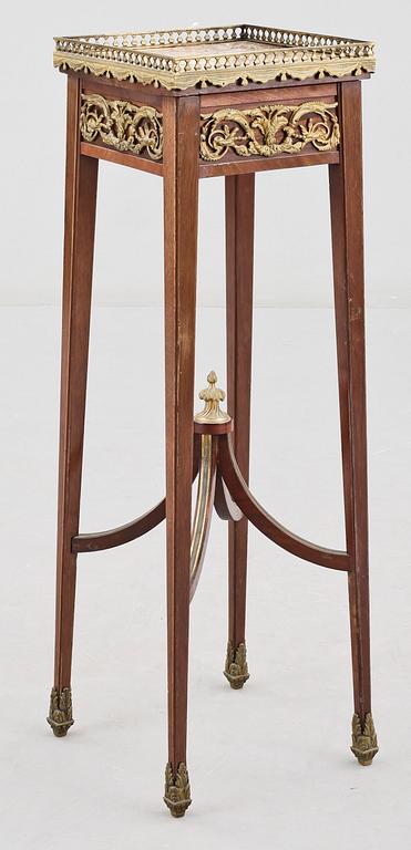PIEDESTAL, Louis XVI -stil,1800/1900-tal.