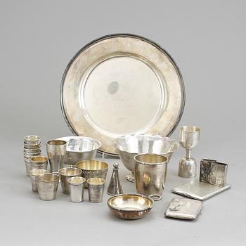 PARTI SILVERFÖREMÅL, blandade länder, sent 1800-tal till 1900-talets andra hälft Vikt tot ca 1300 gram.