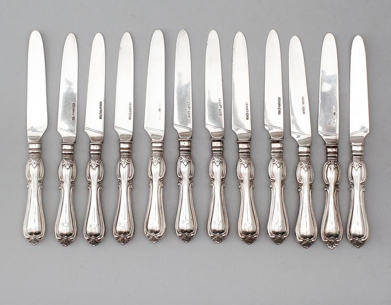 FRUKTKNIVAR, 12 st, silver, Möllenborg Feron, Stockholm 1860. Total vikt ca 332 gram.