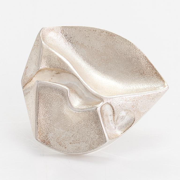 Björn Weckström, A sterling silver brooch 'Cuore di neve'. Lapponia 2002.