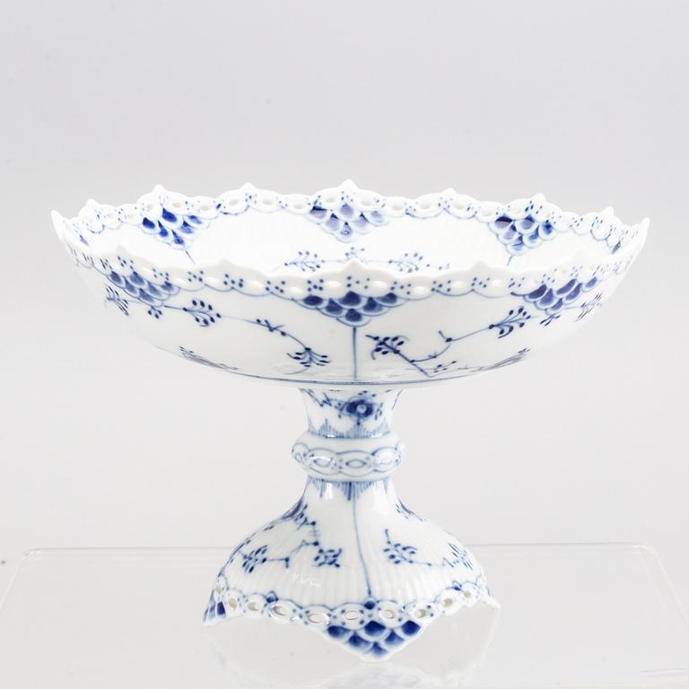 ROYAL COPENHAGEN, kaffeservis, 60 delar, "Musselmalet, helblond".