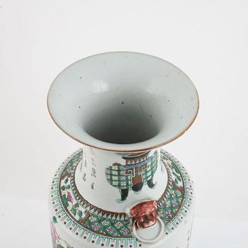 A Chinese famille rose vase, early 20th Century.