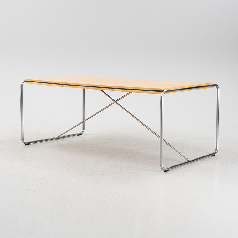 Niels Jørgen Haugesen, a model '4750' dining table from Fritz Hansen, Denmark 1988.