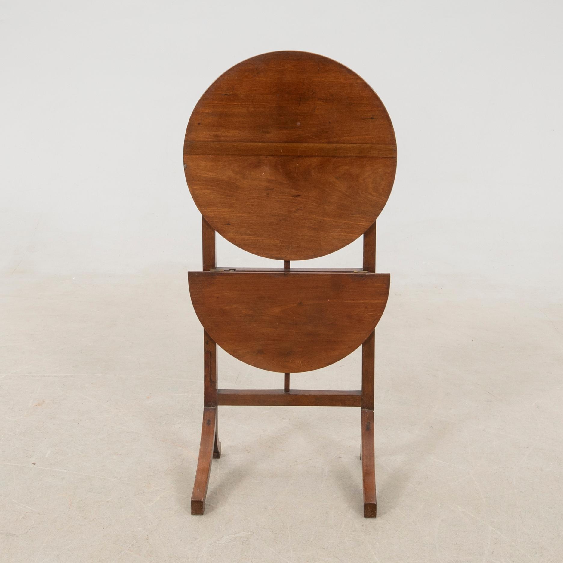 Side table/Serving table with cake stand England late 19th century.