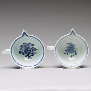 A pair of blue and white sauce boats, Qing dynasty, Qianlong (1736-95).
