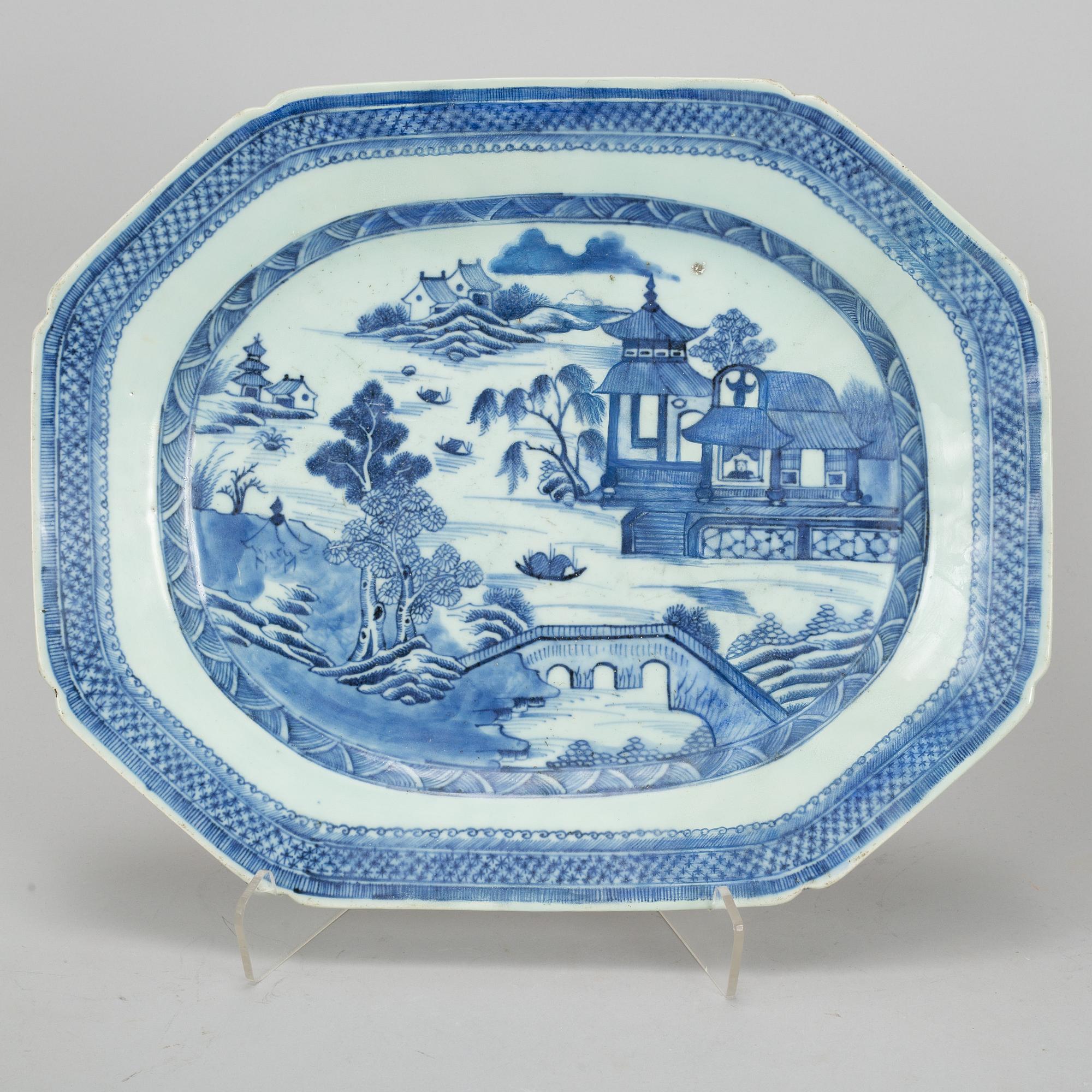 Two blue and white serving dishes and a bowl, Qing dynasty, Qianlong (1736-95).