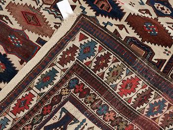 MATTA, semiantik, Shirwan. Ca 185 x 140.