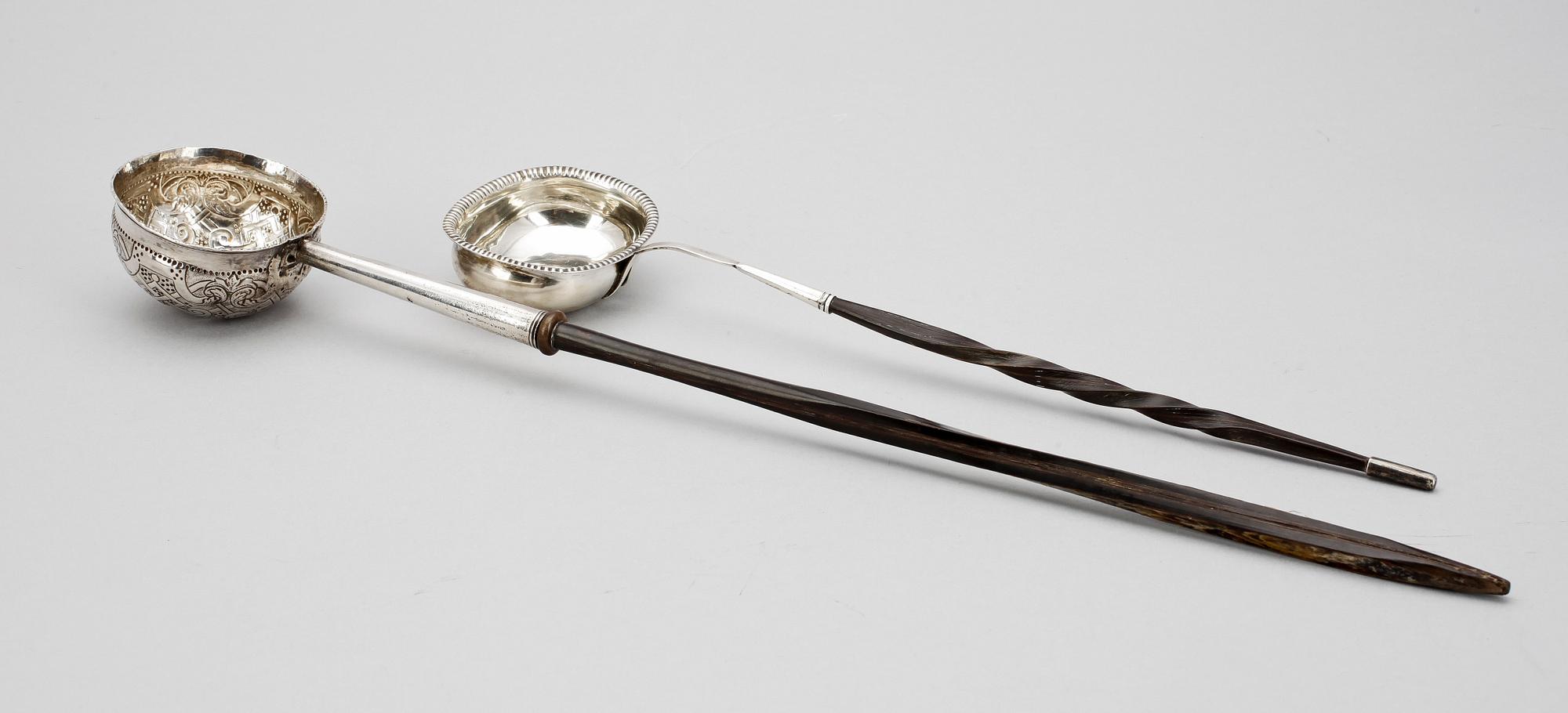 SLEVAR, 2 st, silver, England, 1700/1800-tal.