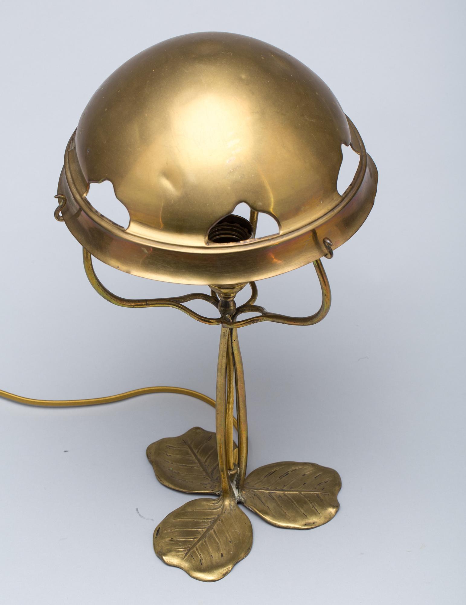 BORDSLAMPA, Jugend, 1900-talets första hälft.