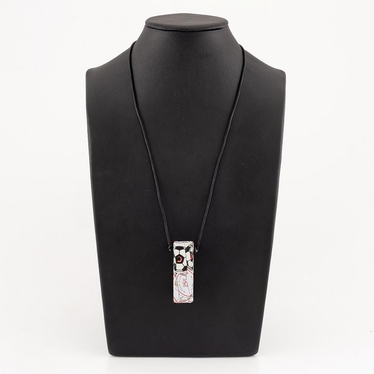 César Baldaccini, compression, pendant made of compressed beer bottle caps.