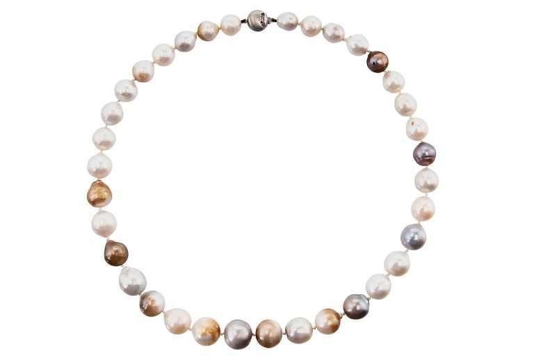 A NECKLACE, Biwa pearls Ø 10 - 14 mm.