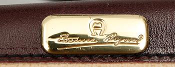 SCARF OCH VÄSKOR, 2 st, Etienne Aigner.