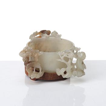 A nephrite bowl, Qing dynasty, 19th Century.