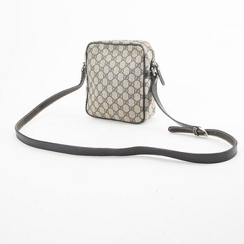 Gucci shoulder/messenger bag.