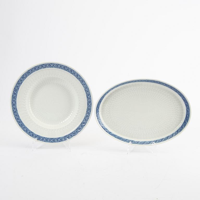 A 107 pcs "Blå vifte" dinner service Royal Copenhagen.