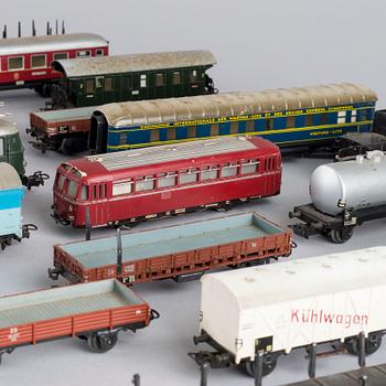 A SET OF MÄRKLIN ENGINES, WAGONS ETC, second half of 20th century.