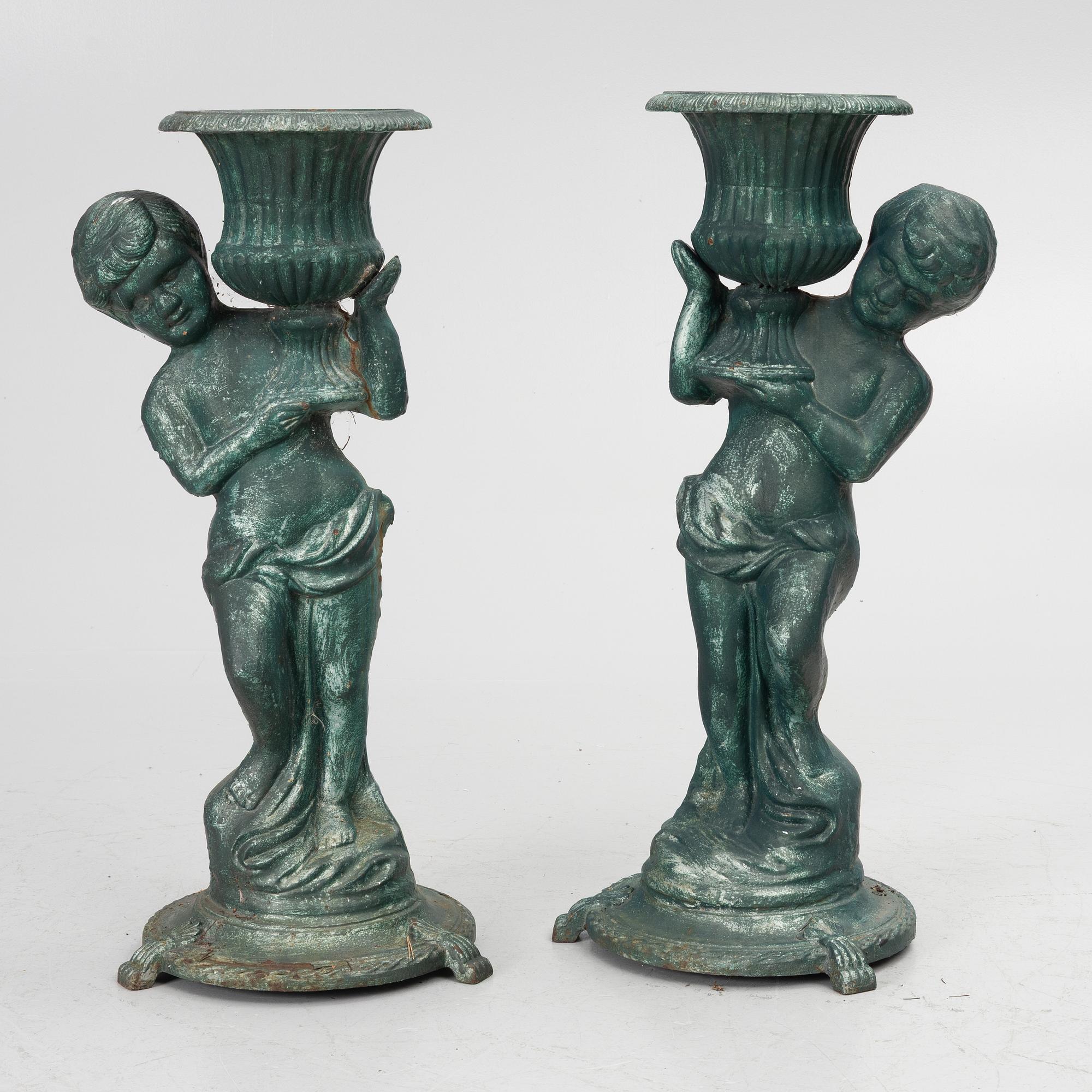 A pair of garden sculptures, late 20th century.