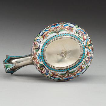 A Russian early 20th century silver and enamel kovsh, unidentified makersmark, Moscow 1899-1908.